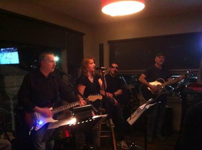RumRunners Acoustic show at Molto Bene with Brad from Gear Junkies.